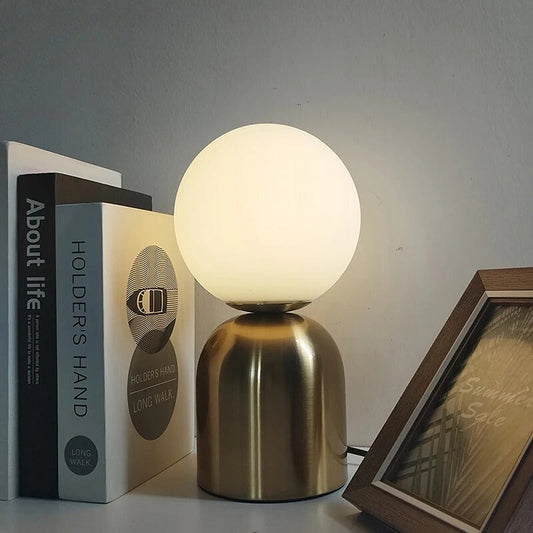 Lampe Boule en Verre à Poser – Base Métal Doré