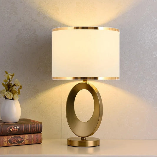 Lampe de Chevet Blanc et Doré – Design Élégant