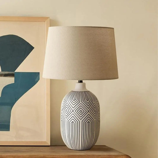 Lampe de Chevet en Porcelaine – Motif Géométrique Noir et Blanc