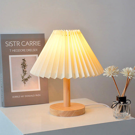 Lampe de chevet en bois et abat-jour tissu plissé
