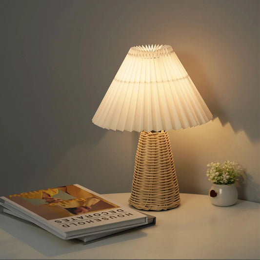 Lampe de Chevet en Rotin et Tissu – Style Naturel