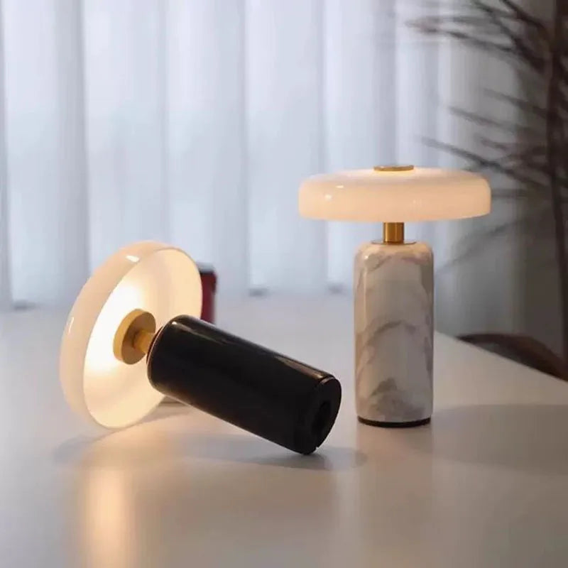 Lampe de Chevet Colonne en Marbre et Verre – Tactile et Rechargeable