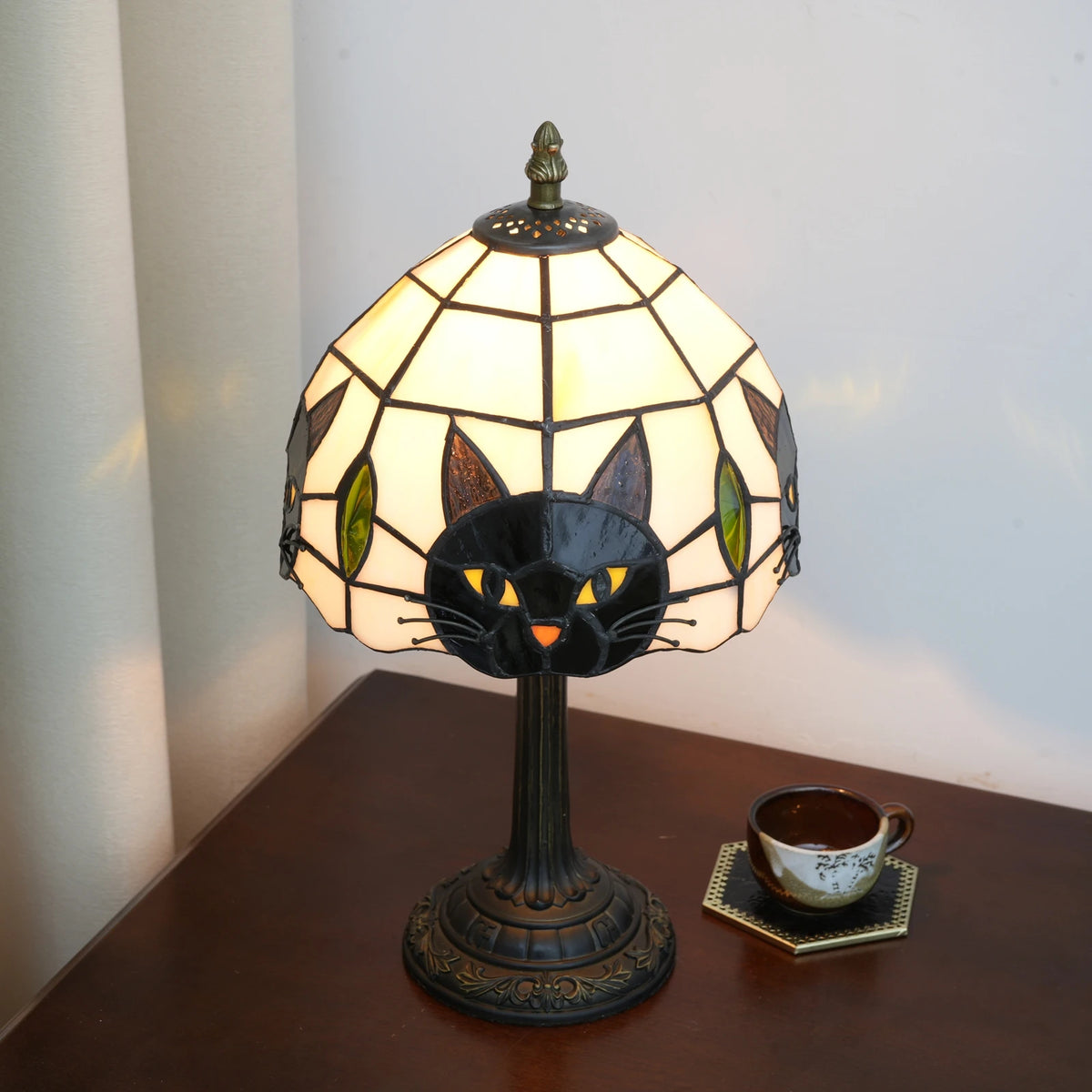 Lampe de chevet chat noir abat-jour vitrail – vue 6