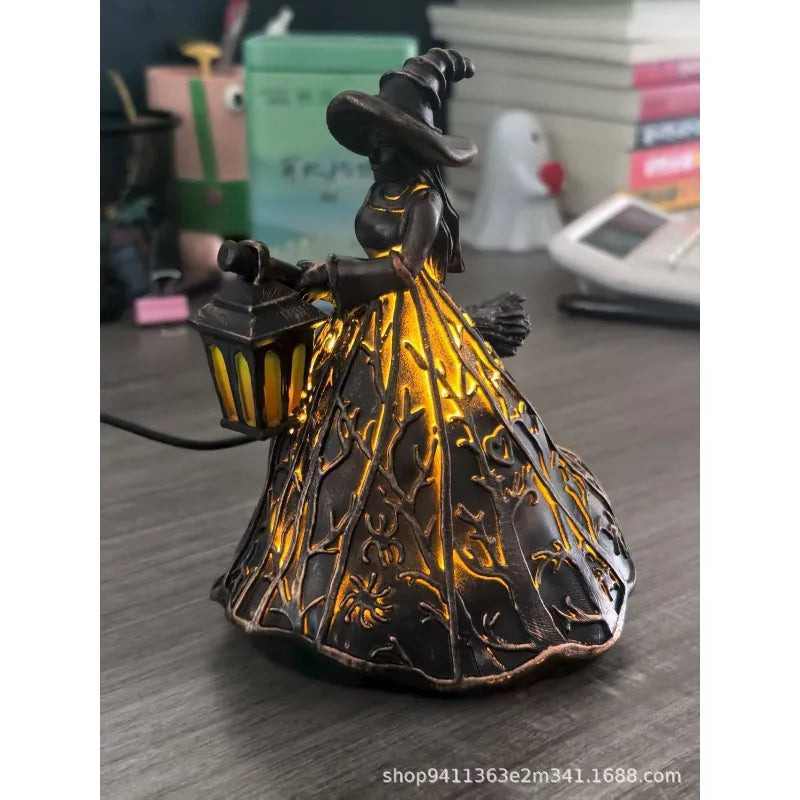 Lampe sorcière gothique en résine – vue 4