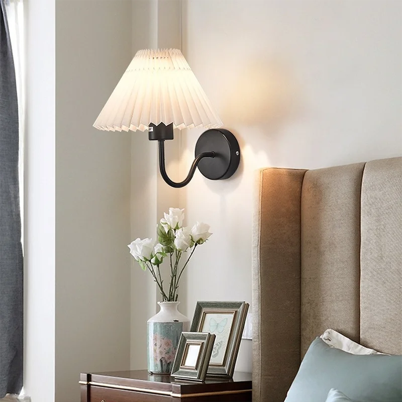 Applique Murale Rétro Éventail Plissée – Abat-jour en Tissu, Style Nordique