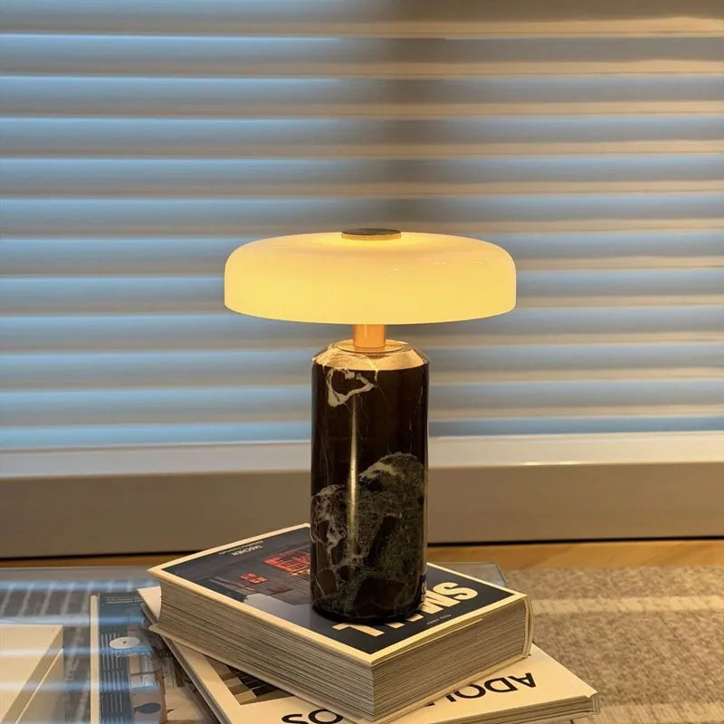 Lampe de Chevet Colonne en Marbre et Verre – Tactile et Rechargeable