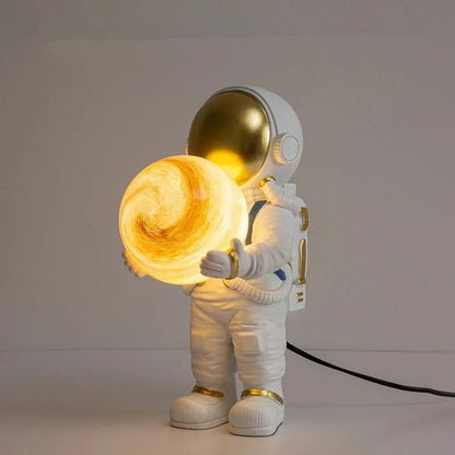 Lampe de chevet astronaute avec lune lumineuse