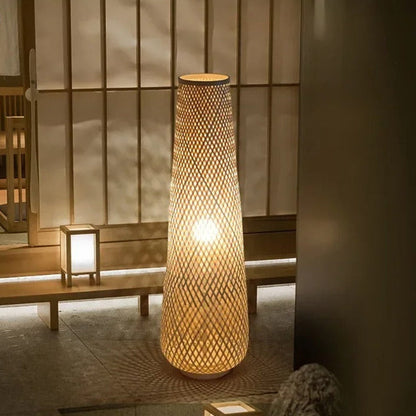 Lampadaire en Bambou – Lumière Naturelle et Ambiance Zen