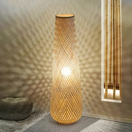 Lampadaire en Bambou – Lumière Naturelle et Ambiance Zen