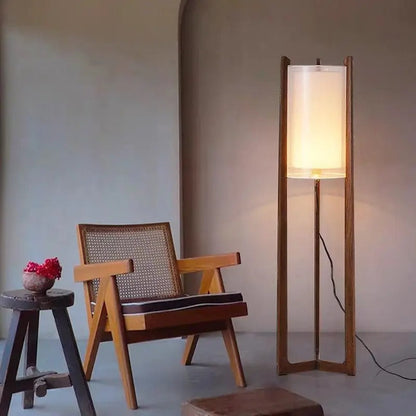 Lampadaire en Bois au Abat-jour Cylindrique Textile