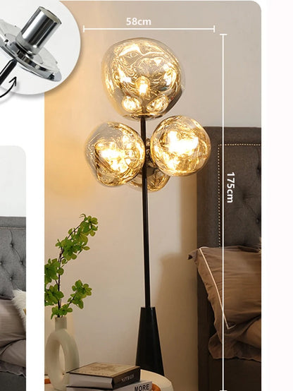Lampadaire Design Chromé aux Globes en Verre Soufflé