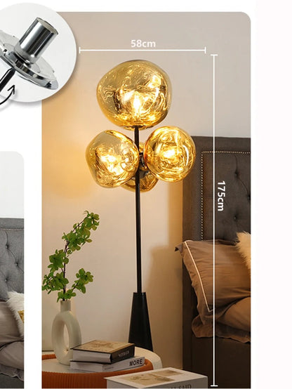 Lampadaire Design Chromé aux Globes en Verre Soufflé
