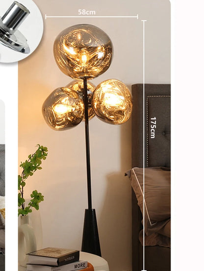 Lampadaire Design Chromé aux Globes en Verre Soufflé