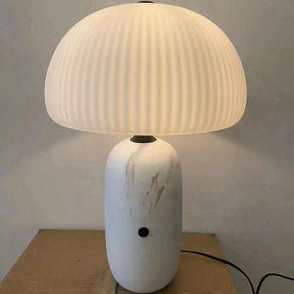 Lampe à Poser en Marbre – Design Naturel et Lumière Douce