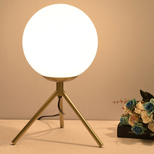 Lampe Boule sur Pied Trépied Doré et Globe en Verre