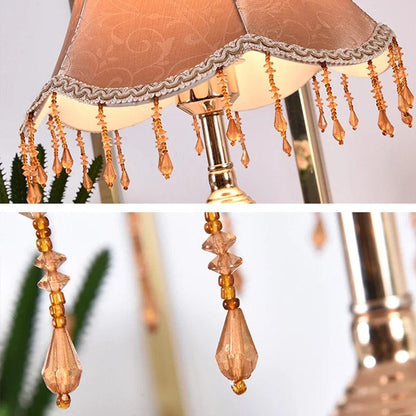 Lampe de Chevet Vintage en Métal et Tissu – Style Ancien