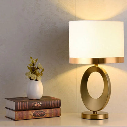 Lampe de Chevet Blanc et Doré – Design Élégant