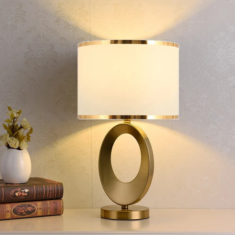 Lampe de Chevet Blanc et Doré – Design Élégant