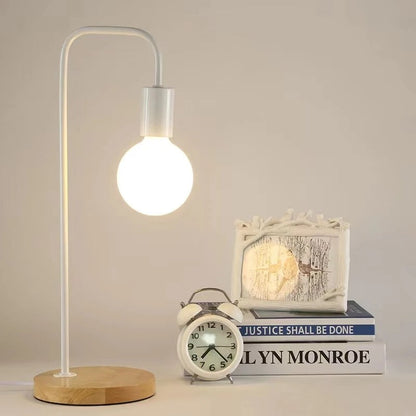 Lampe de chevet bois et métal noir – Style industriel