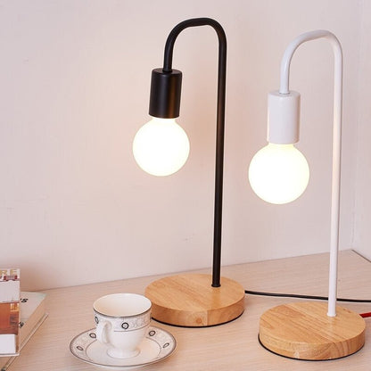 Lampe de chevet bois et métal noir – Style industriel