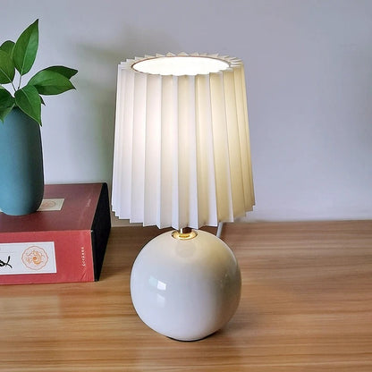 Lampe de chevet céramique avec abat-jour plissé – Blanc