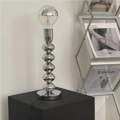 Lampe de Chevet en Métal Argenté – Design Épuré