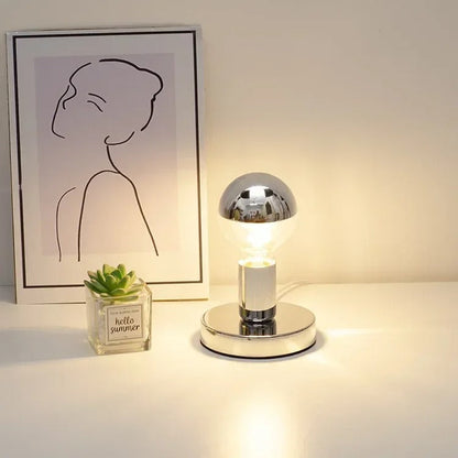 Lampe de Chevet en Métal Argenté – Design Épuré