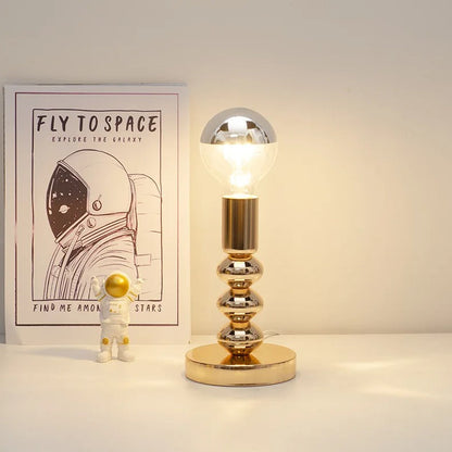 Lampe de Chevet en Métal Argenté – Design Épuré
