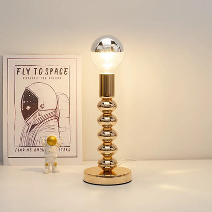 Lampe de Chevet en Métal Argenté – Design Épuré