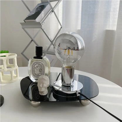 Lampe de Chevet en Métal Argenté – Design Épuré