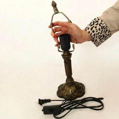 Lampe Tiffany Florale – Abat-jour Vitrail Artisanal