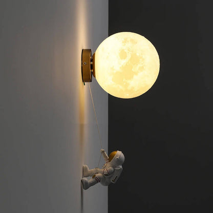 Lampe Murale Astronaute avec Globe Lunaire