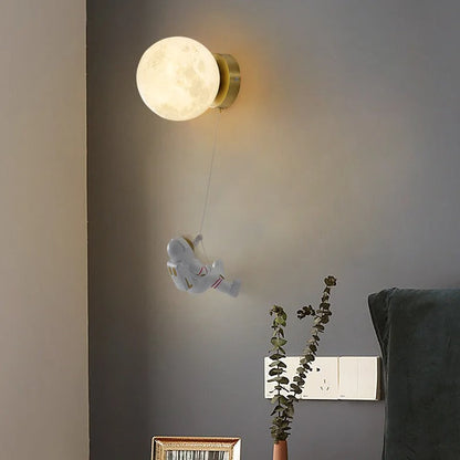 Lampe Murale Astronaute avec Globe Lunaire