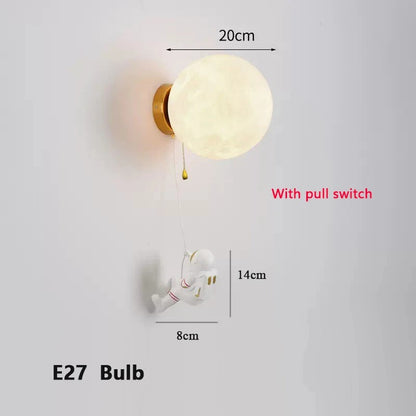 Lampe Murale Astronaute avec Globe Lunaire