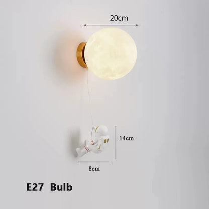 Lampe Murale Astronaute avec Globe Lunaire
