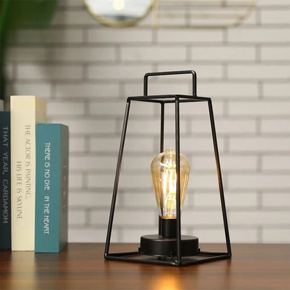Lampe de chevet industrielle en fer noir avec minuterie