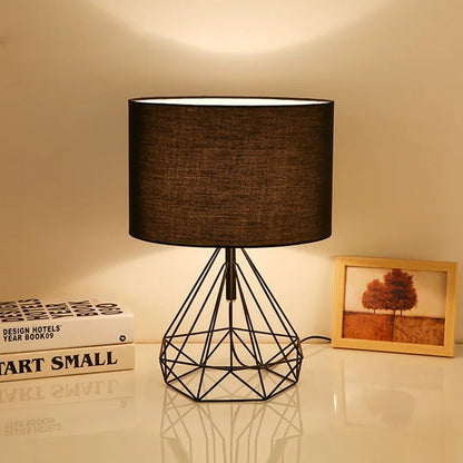 Lampe de Chevet Noire – Design Minimaliste en Métal
