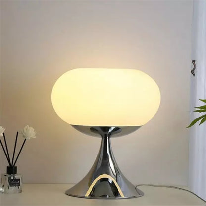 Lampe de chevet design en métal et verre