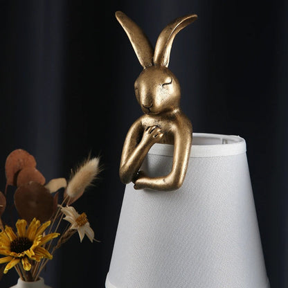 Lampe de chevet lapin en résine dorée avec abat-jour