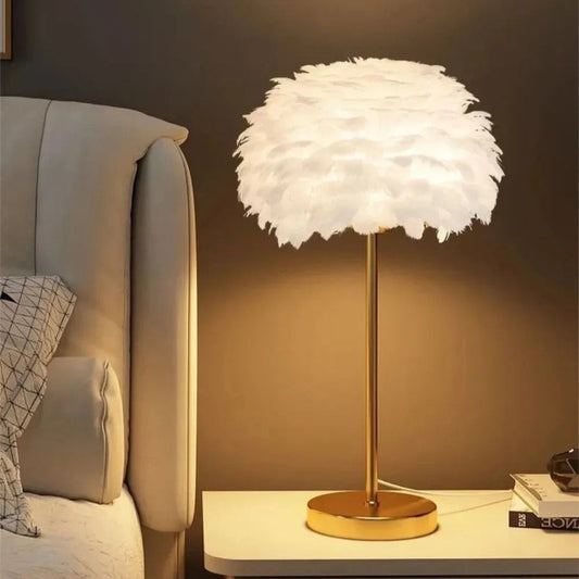 Lampe de chevet à plumes – Design élégant et lumière douce