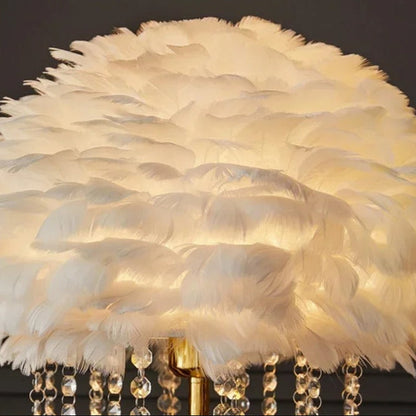Lampe de chevet plumes et cristaux – Ambiance douce