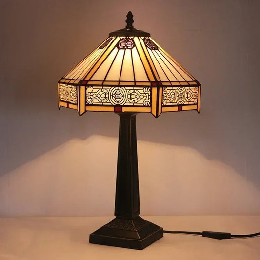 Lampe Tiffany Vitrail Géométrique Dorée – Pied Métal Noir