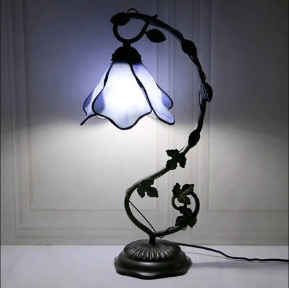 Lampe Tiffany en Verre Coloré – Style Art Déco