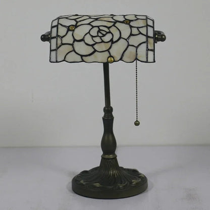 Lampe Tiffany Rose Antique – Vitrail Floral Crème et Or