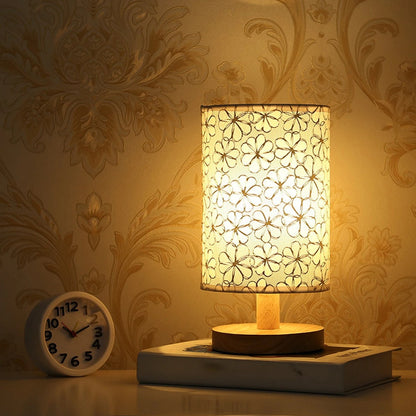 Lampe de Chevet en Bois et Lin – Design Naturel